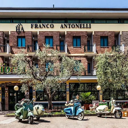 Franco Antonelli Отель